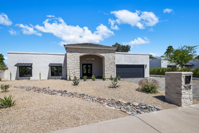 7528 E Windrose Dr, Scottsdale, AZ 85260
