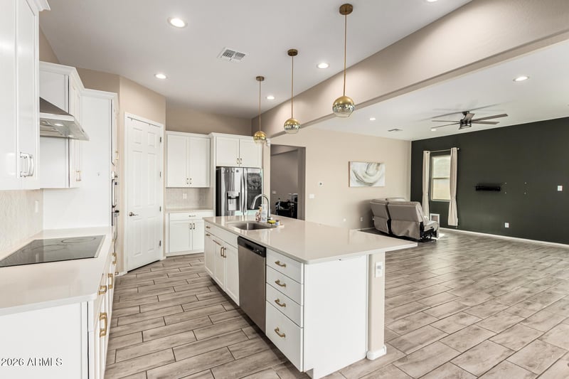 7528 W Warner St, Phoenix, AZ 85043