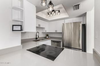 7529 47th Dr, Glendale, AZ 85301