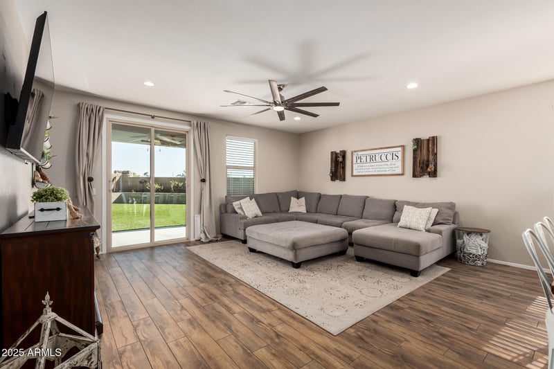 7531 Rock Springs Dr, Peoria, AZ 85383