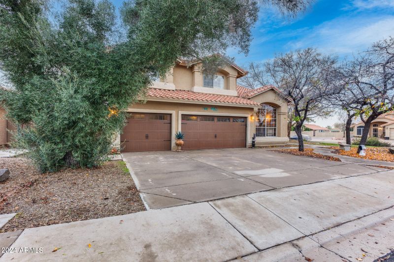 7533 E Kiva Ave, Mesa, AZ 85209