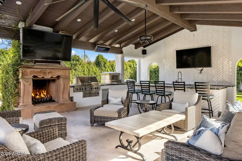 7533 70th St, Paradise Valley, AZ 85253