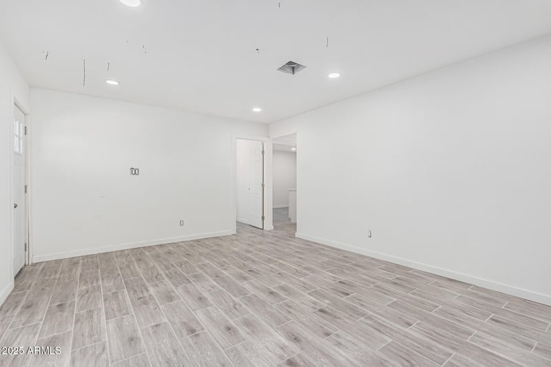 7533 Sheila Ln, Phoenix, AZ 85033