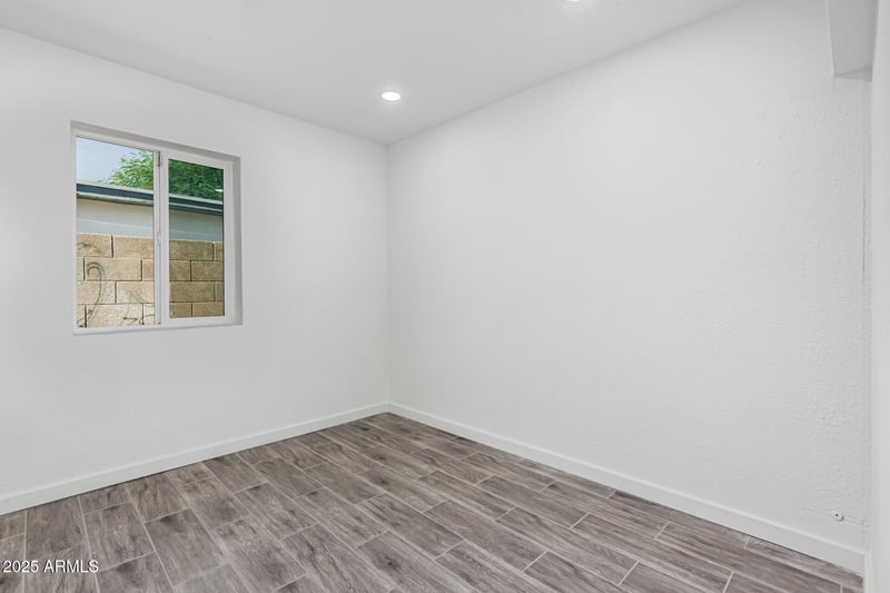 7533 Sheila Ln, Phoenix, AZ 85033