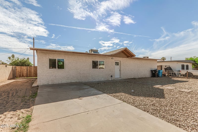 7533 Sheila Ln, Phoenix, AZ 85033