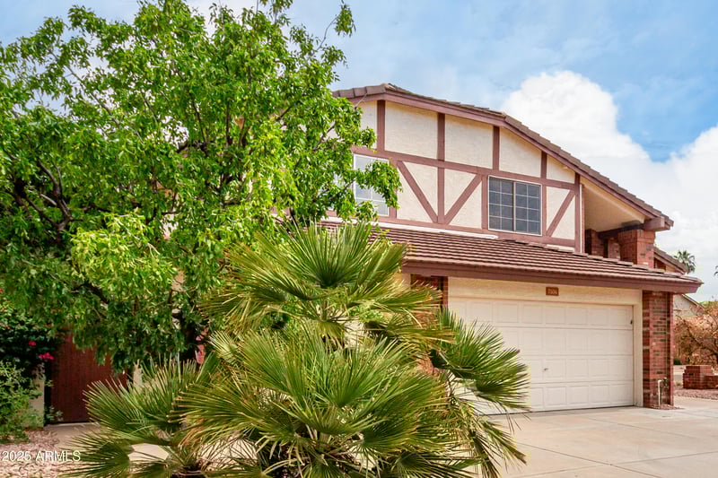 7536 Mauna Loa Ln, Peoria, AZ 85381