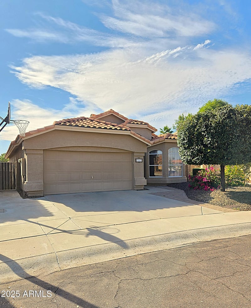7537 Wescott Dr, Glendale, AZ 85308