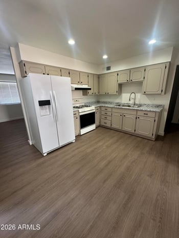 7538 Capri Ave, Mesa, AZ 85208