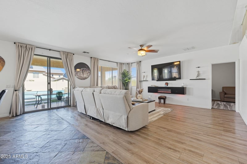 754 Desert Seasons Dr, San Tan Valley, AZ 85143