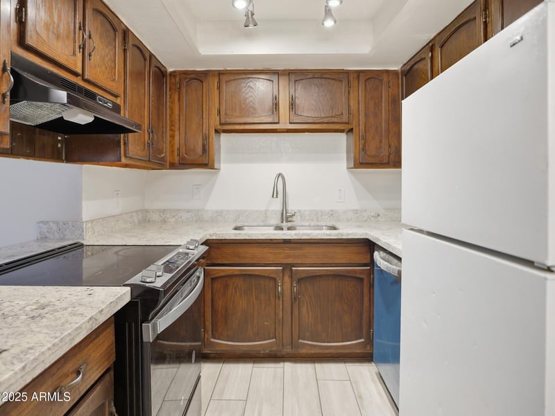 7545 47th Dr, Glendale, AZ 85301