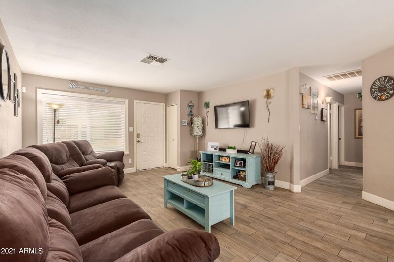 755 E Hackamore St, Mesa, AZ 85203