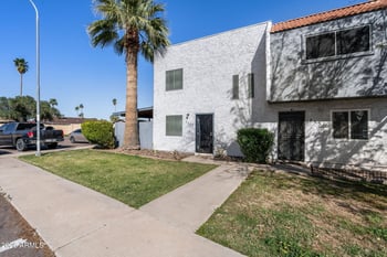 7555 47th Ln, Glendale, AZ 85301