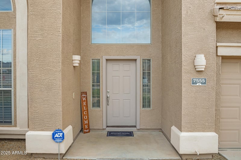 7555 Laurel St, Mesa, AZ 85207