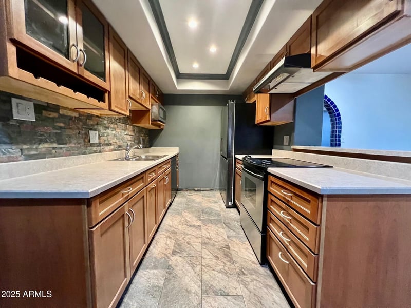 7557 Dreamy Draw Dr #224, Phoenix, AZ 85020