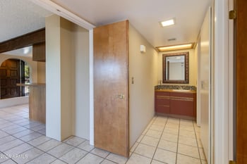 7557 Dreamy Draw Dr #240, Phoenix, AZ 85020