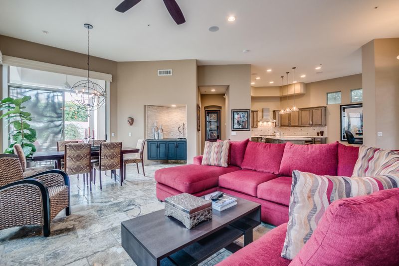7563 E Tuckey Ln, Scottsdale, AZ 85250