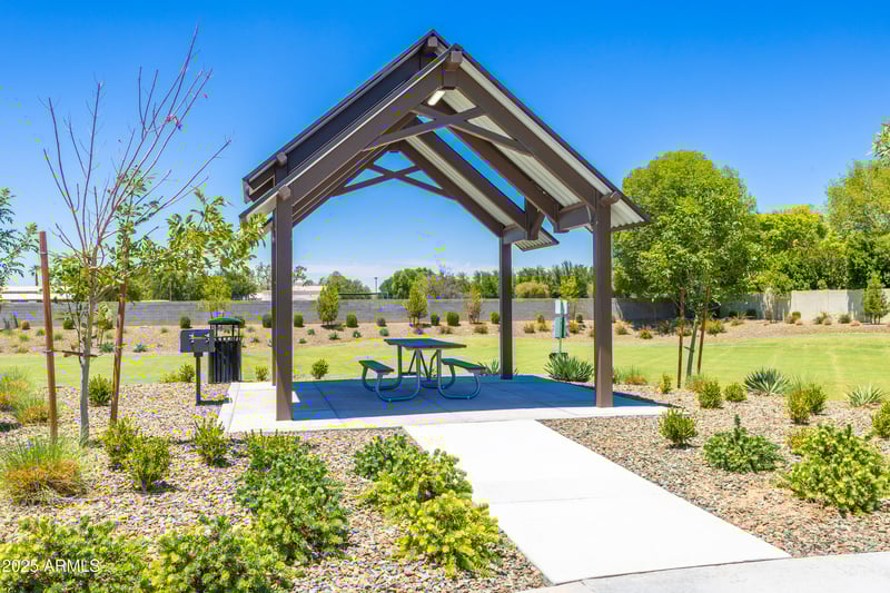 7569 Evans Dr, Peoria, AZ 85381