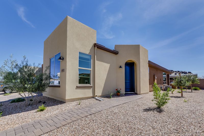 757 E Silversword Ln, San Tan Valley, AZ 85140