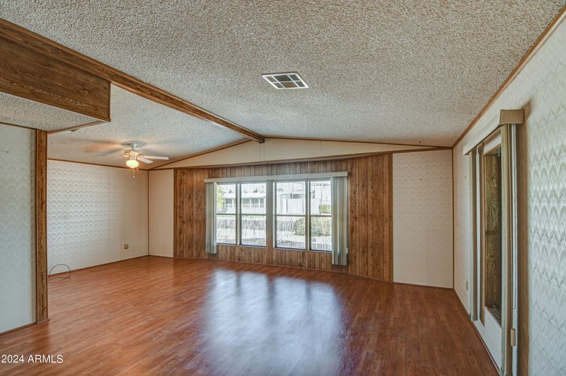 7573 E Arbor Ave, Mesa, AZ 85208