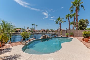 7573 Kerry Ln, Glendale, AZ 85308