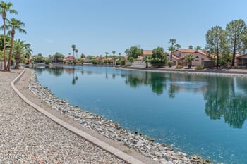 7573 Kerry Ln, Glendale, AZ 85308