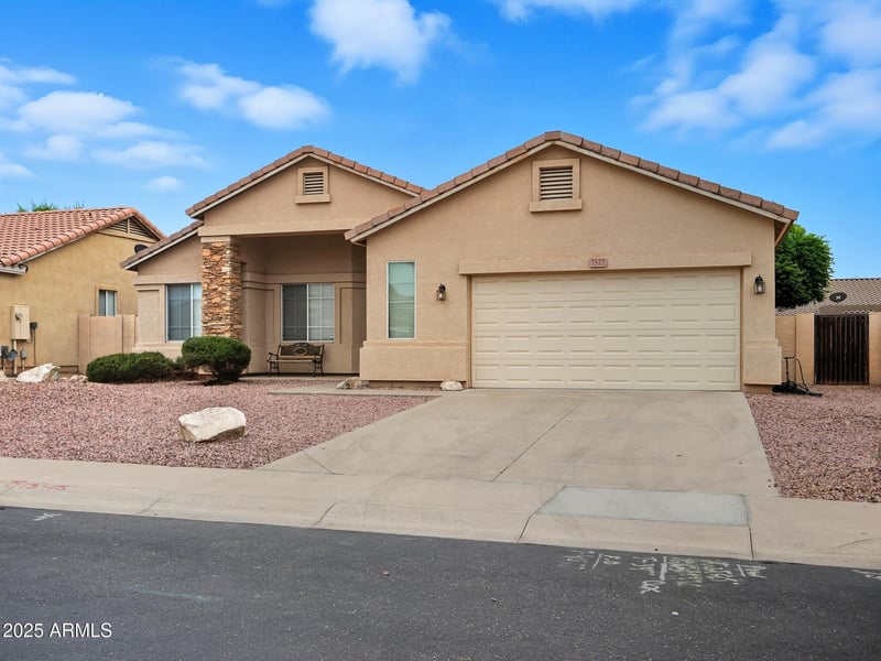 7577 State Ave, Glendale, AZ 85303