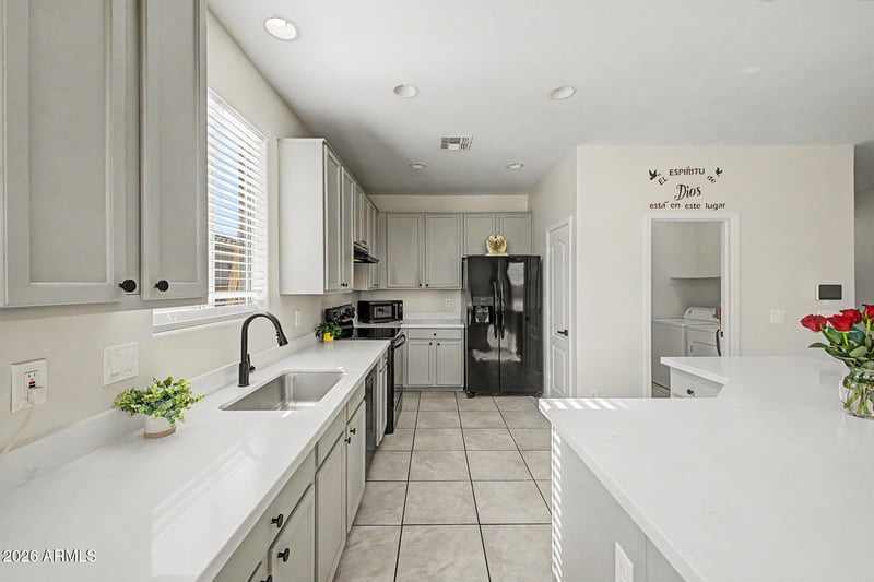 7577 Northview Ave, Glendale, AZ 85303