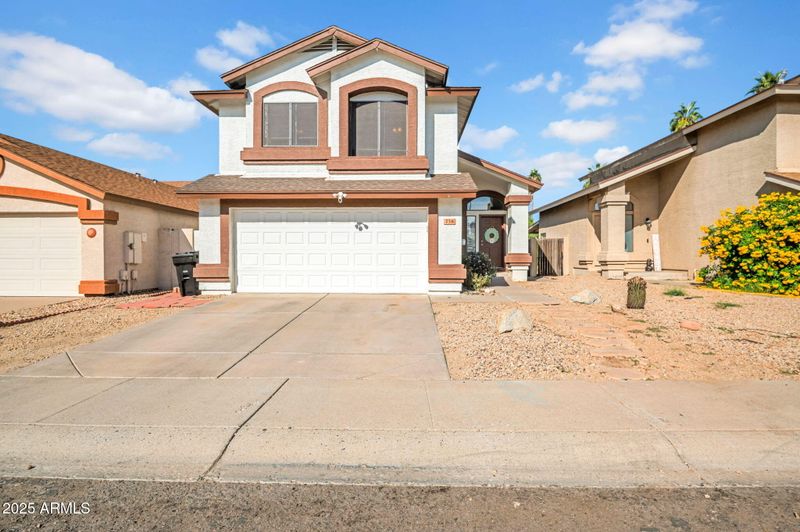 758 E Sack Dr, Phoenix, AZ 85024