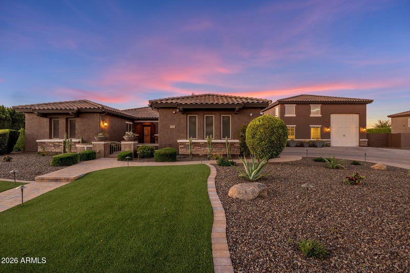 7580 W Questa Dr, Peoria, AZ 85383