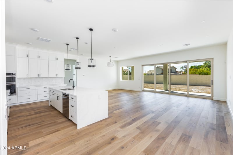 7583 Gelding Dr, Peoria, AZ 85381