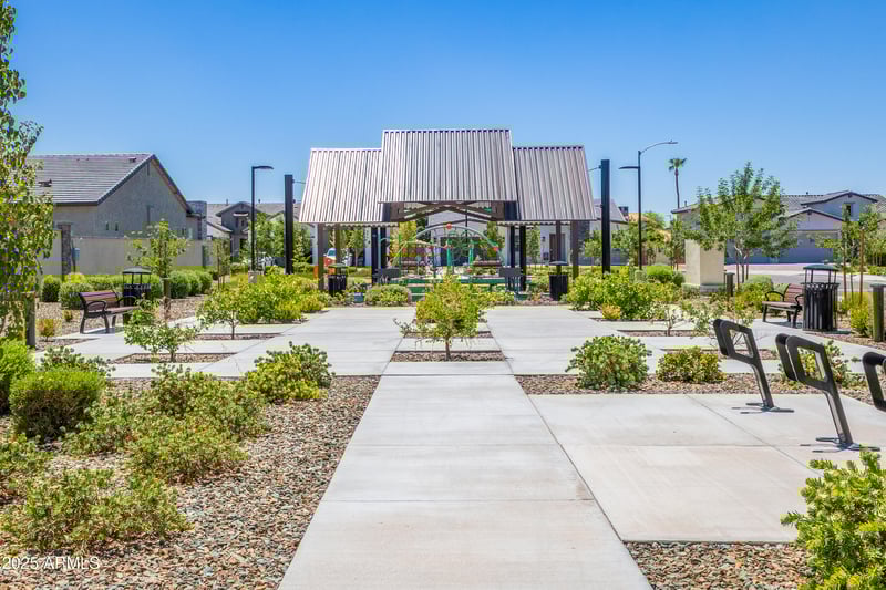 7592 Evans Dr, Peoria, AZ 85381