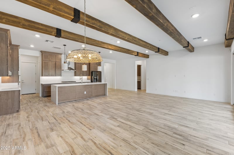 7592 Evans Dr, Peoria, AZ 85381