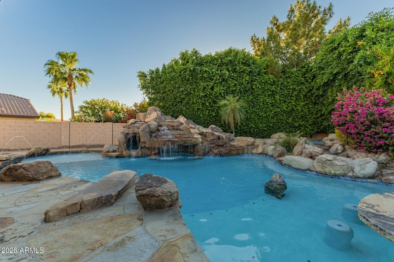 7596 N 87th Dr, Glendale, AZ 85305