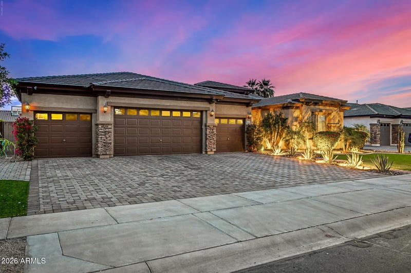 7598 85th Dr, Glendale, AZ 85305