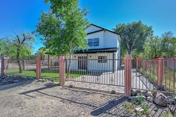 7601 59th Ln, Glendale, AZ 85301