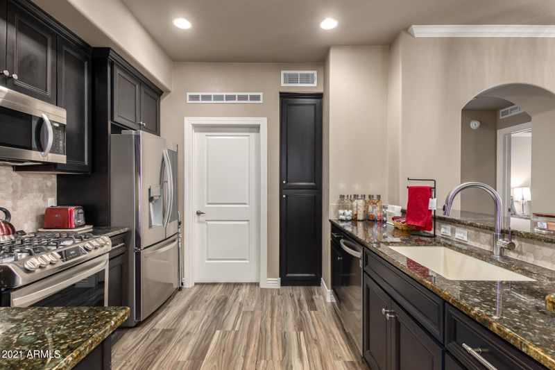 7601 E Indian Bend Rd #1005, Scottsdale, AZ 85250