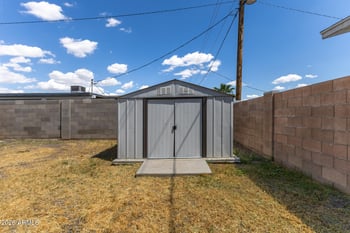 7601 Sheila Ln, Phoenix, AZ 85033