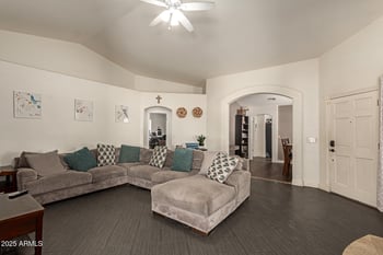 7603 Oraibi Dr, Glendale, AZ 85308