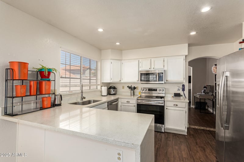 7603 Oraibi Dr, Glendale, AZ 85308