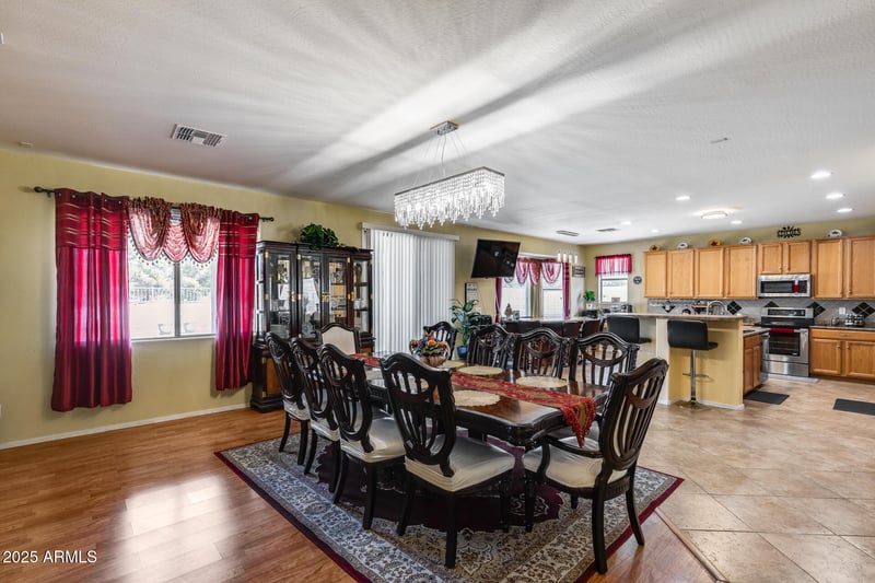 7604 87th Dr, Glendale, AZ 85305