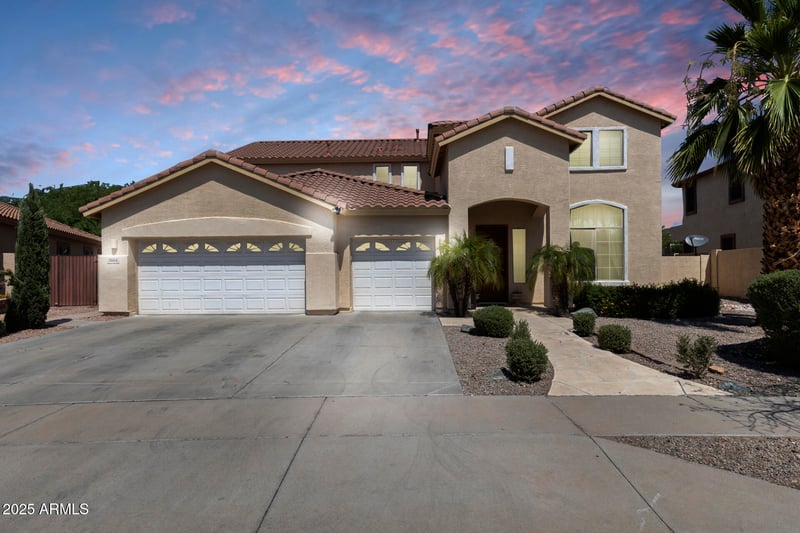 7604 87th Dr, Glendale, AZ 85305