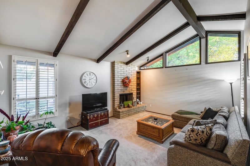 7606 Wagoner Rd, Glendale, AZ 85308