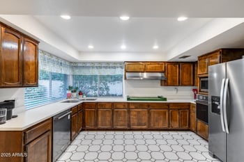 7606 Wagoner Rd, Glendale, AZ 85308