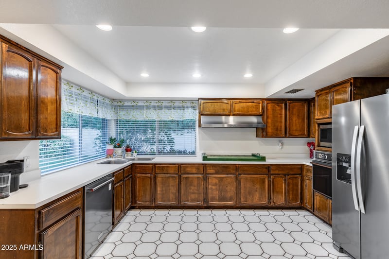 7606 Wagoner Rd, Glendale, AZ 85308
