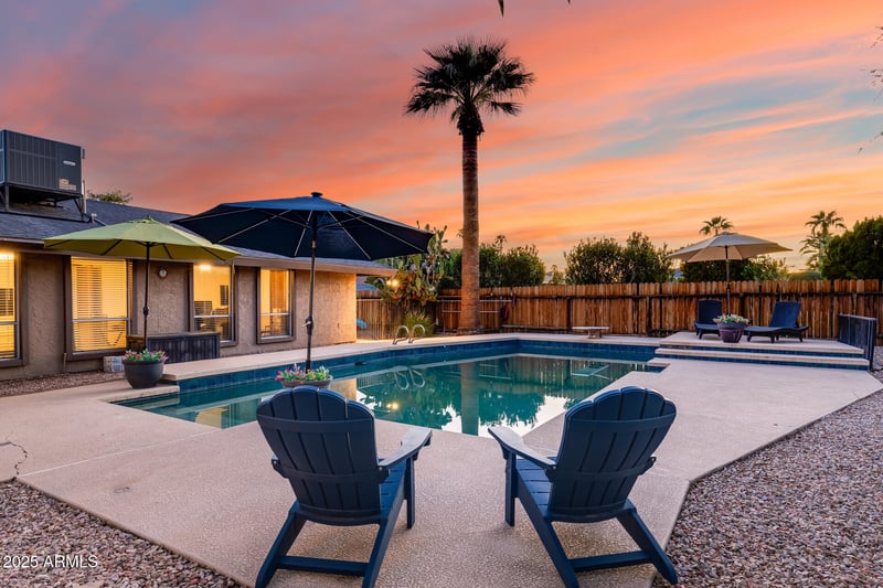 7606 Wagoner Rd, Glendale, AZ 85308