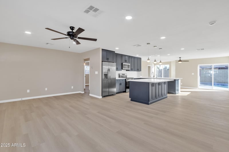 7607 42nd Ln, Phoenix, AZ 85051