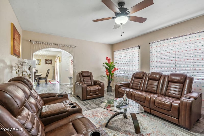 7609 51st Dr, Glendale, AZ 85301