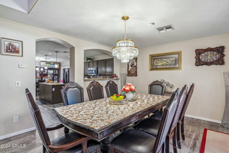 7609 51st Dr, Glendale, AZ 85301