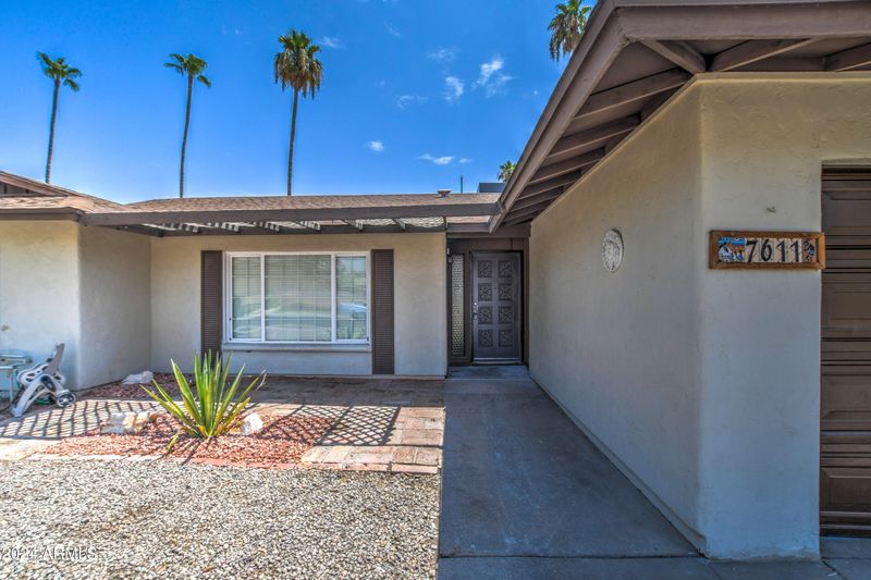7611 N 49th Dr, Glendale, AZ 85301