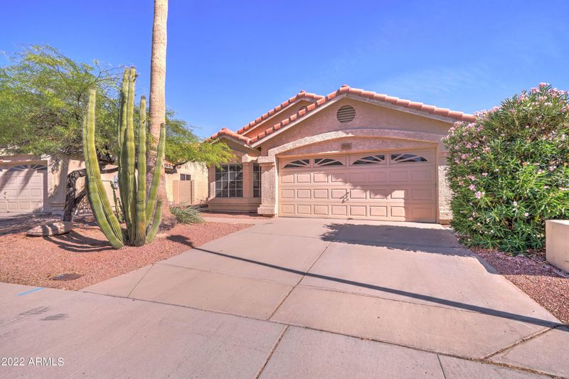 7611 W Oraibi Dr, Glendale, AZ 85308